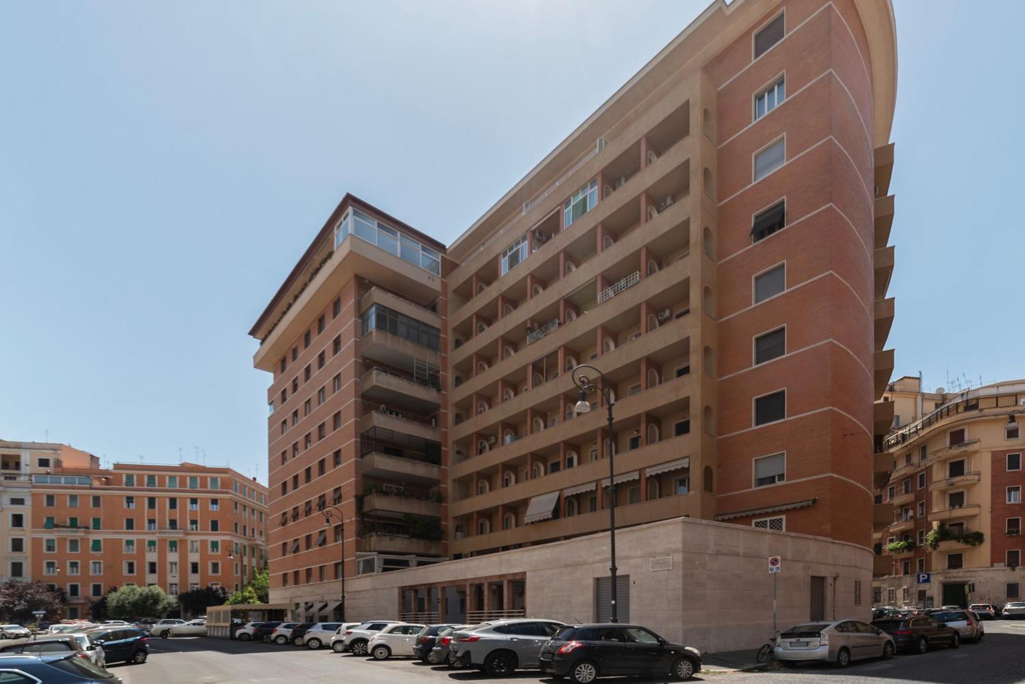 Vittoria Quarter Modern *